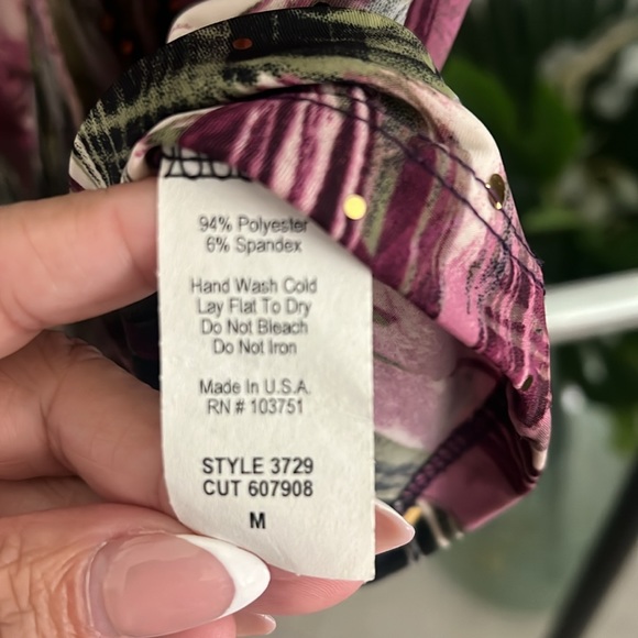 Ladies Top -M - Picture 7 of 7